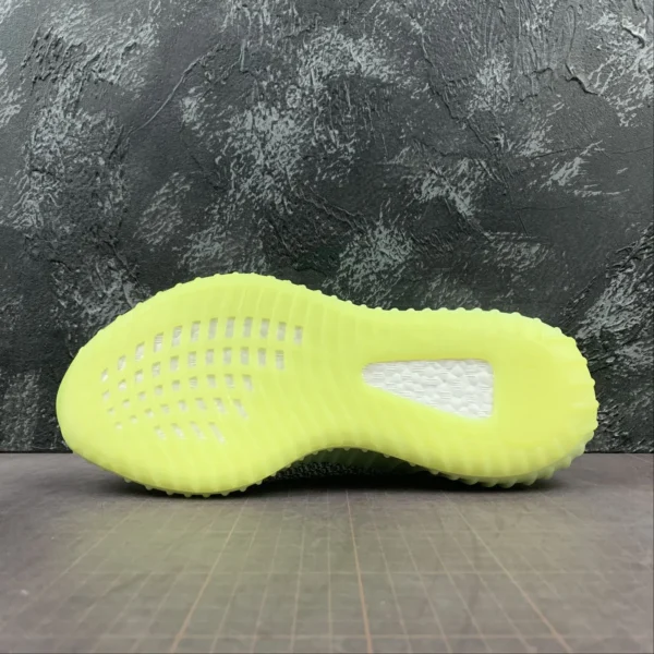 Y33zy-350-V2-Yeglfr-2.webp Y33zy 350 V2 Yeglfr