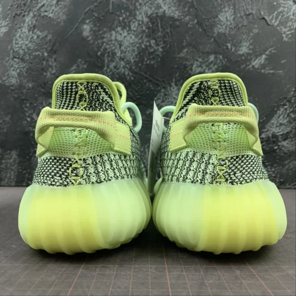 Y33zy-350-V2-Yeglfr-4.webp Y33zy 350 V2 Yeglfr