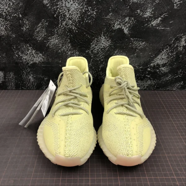 Y33zy-350-V3-Light-Yellow-3.webp Y33zy 350 V3 Light Yellow