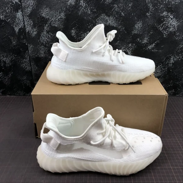 Y33zy-350-V3-White-Original1.webp Y33zy 350 V3 White Original