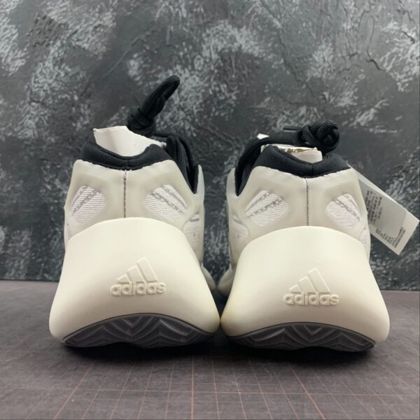 Y33zy 700 V3 Grey