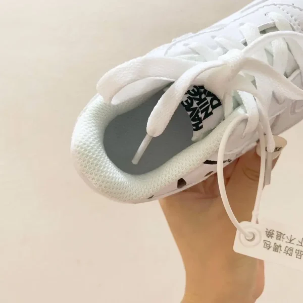 nike-air-force-white-smile-594039.webp AF1 Kids White Smile